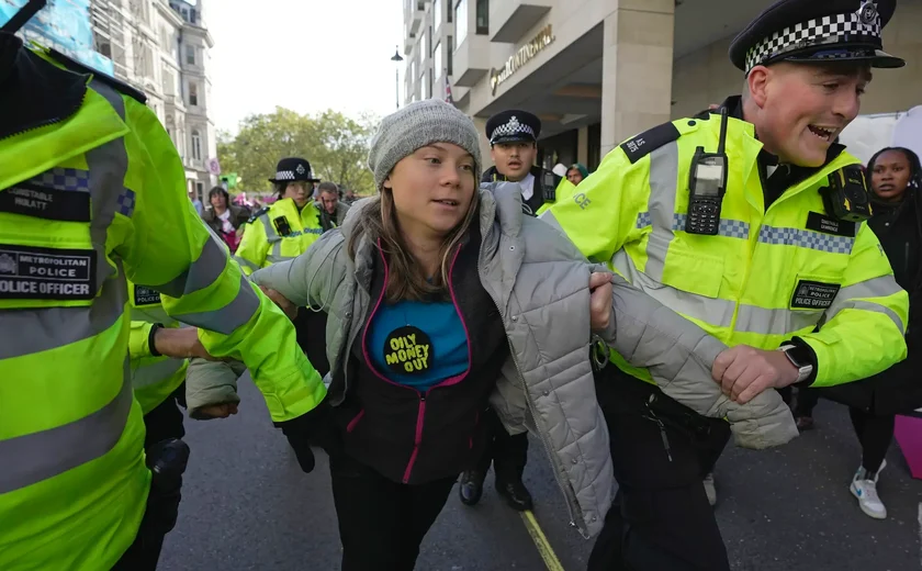 Greta Thunberg: justiça britânica retira acusações contra ativista ambiental