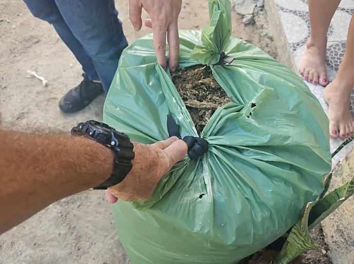 Polícia Militar prende suspeito de homicídio com 25kg de maconha no interior