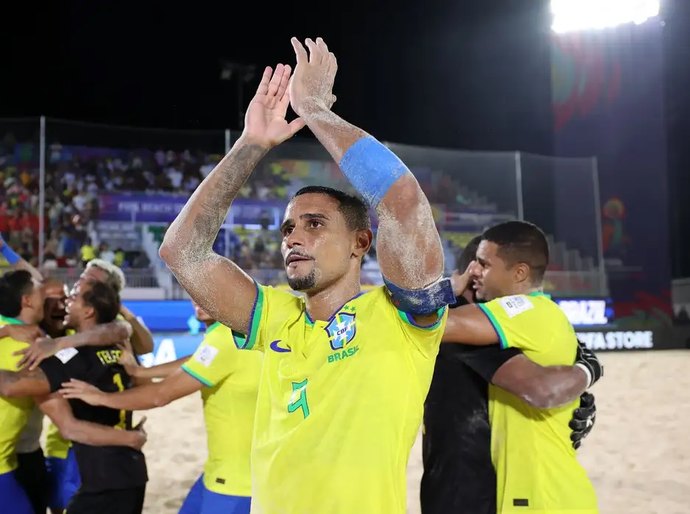 Brasil chega à decisão da Copa do Mundo de beach soccer