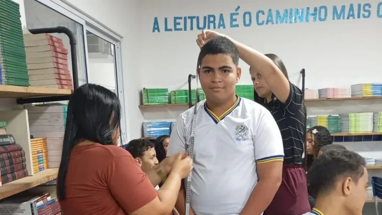 Projeto de extensão de Geografia leva ensino de estatística para escolas