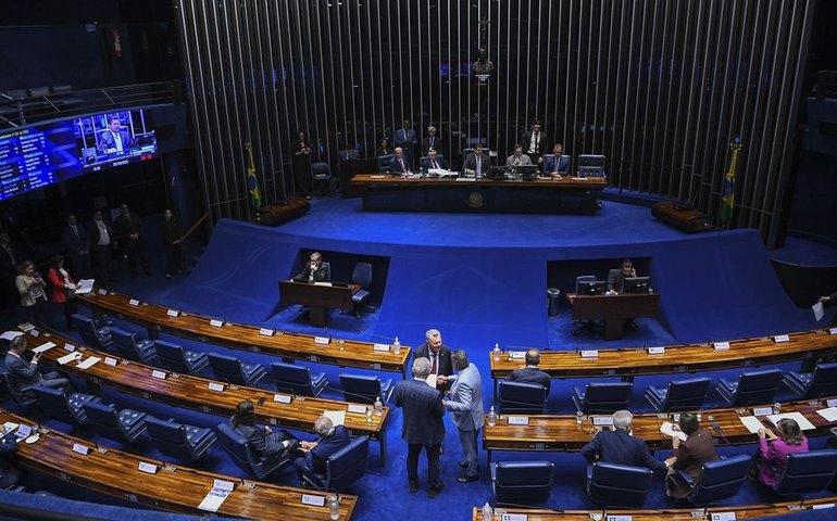 Congresso aprova isenção do IR por tempo indeterminado