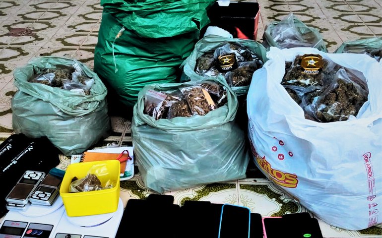 Polícia Civil prende em Arapiraca três traficantes e apreende mais de 14 quilos de maconha