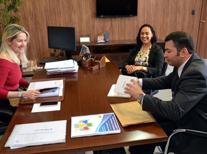 Gerentes da CEF visitam presidente do Tribunal de Contas de Alagoas