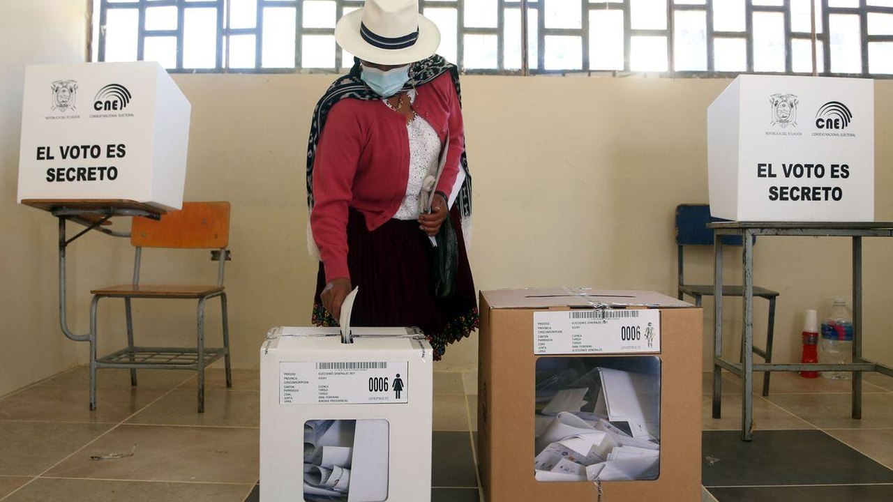 Equador vai às urnas em referendo que pode reforçar segurança em meio a espiral de violência