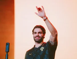 Netto brilha em Portugal ao abrir a turnê “Intenso” de Zé Neto e Cristiano