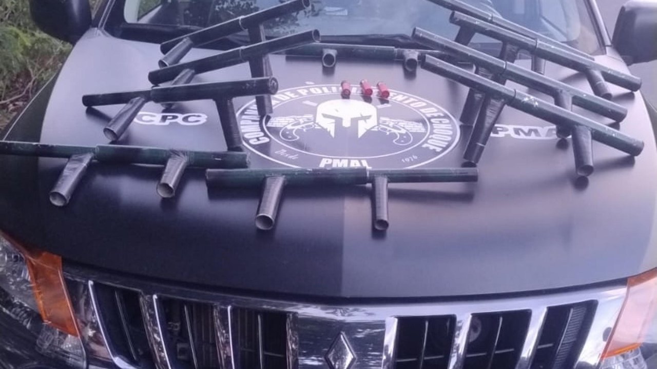 Operação Desarme: Polícia Militar apreende armas artesanais e munições em área de mata no Pontal da Barra