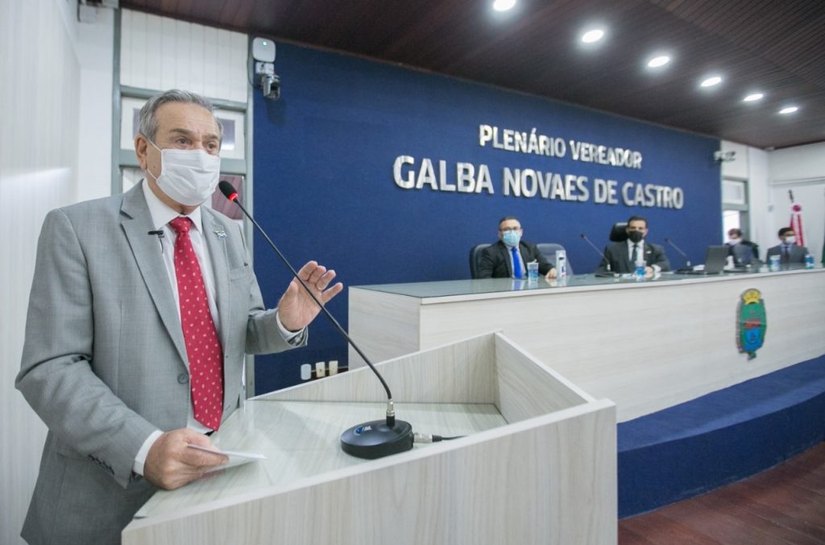 Gilberto Gonçalves  acompanha a vacinação de pessoas acima de 20 anos contra a Covid em Rio Largo