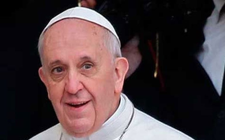 Papa Francisco destitui bispo acusado de proteger padre suspeito de pedofilia