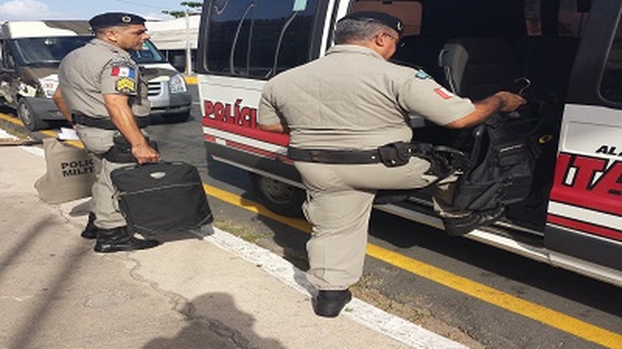 Policiais militares seguem reforçando o policiamento nos dois últimos dias de carnaval