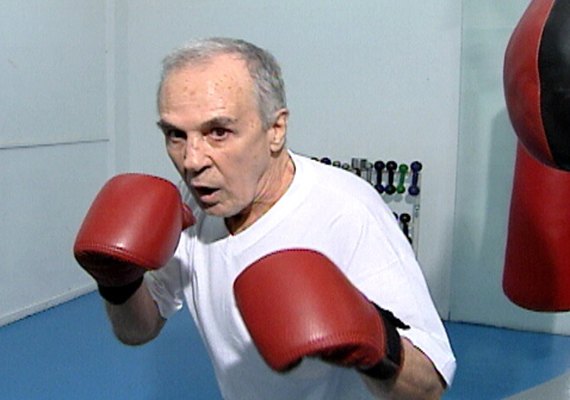 Eder Jofre é homenageado com estátuas realistas; peça custa R$ 1.976,00