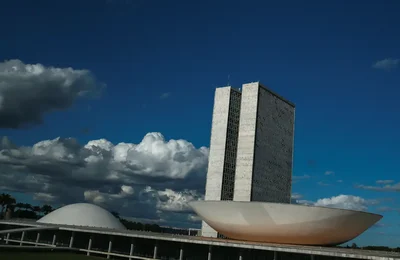 CCJ do Senado aprova relatório que regulamenta reforma tributária