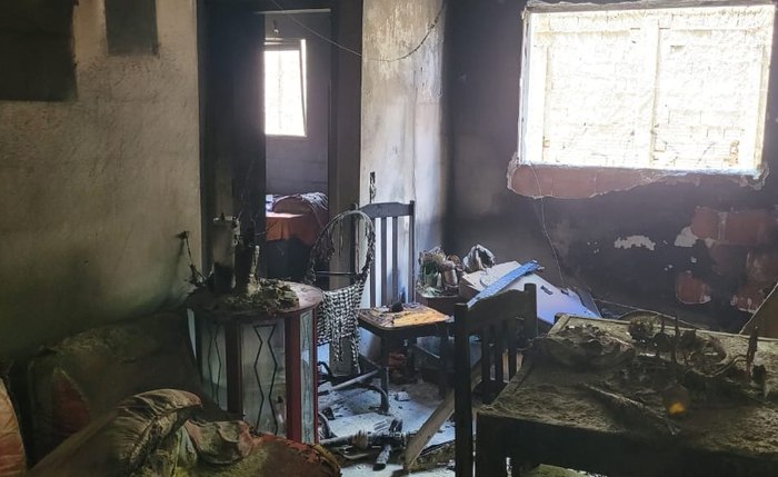Apartamento foi destruído pelas chamas