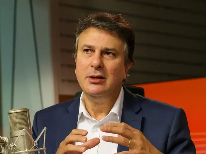 Camilo defende regulação digital para proteger público infantojuvenil
