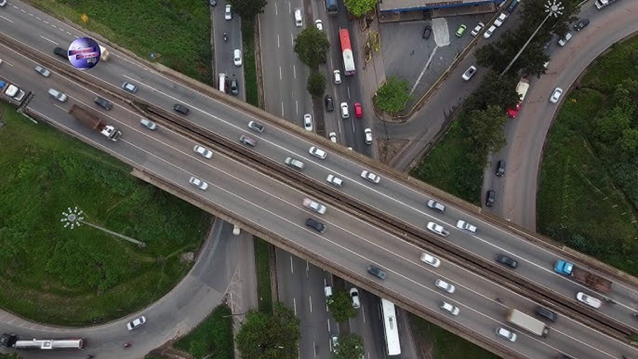 Anel Rodoviário de BH: ônibus perde o freio e provoca engavetamento
