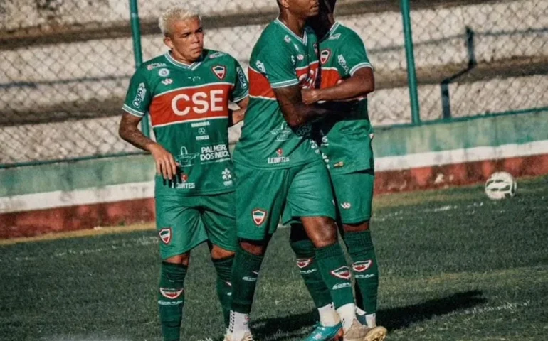 CSE goleia Anadiense por 10 a 0 em jogo-treino no Juca Sampaio
