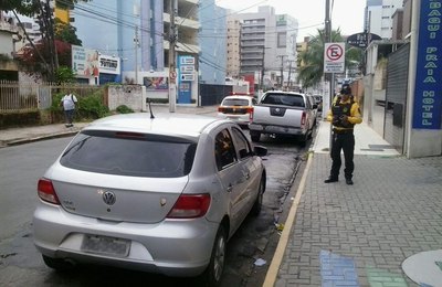 Fiscalização de trânsito coíbe infrações na orla de Maceió