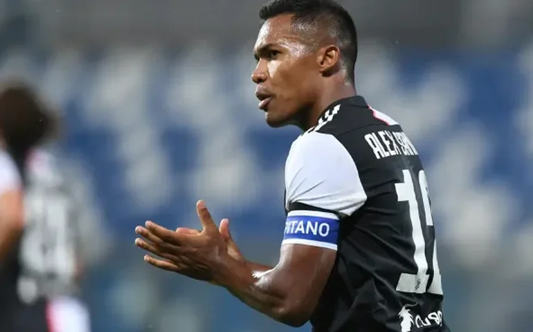 Lesão de Alex Sandro reacende alerta sobre as laterais da seleção, que chegam ao 11º convocado com Ancelotti — e 21º no ciclo