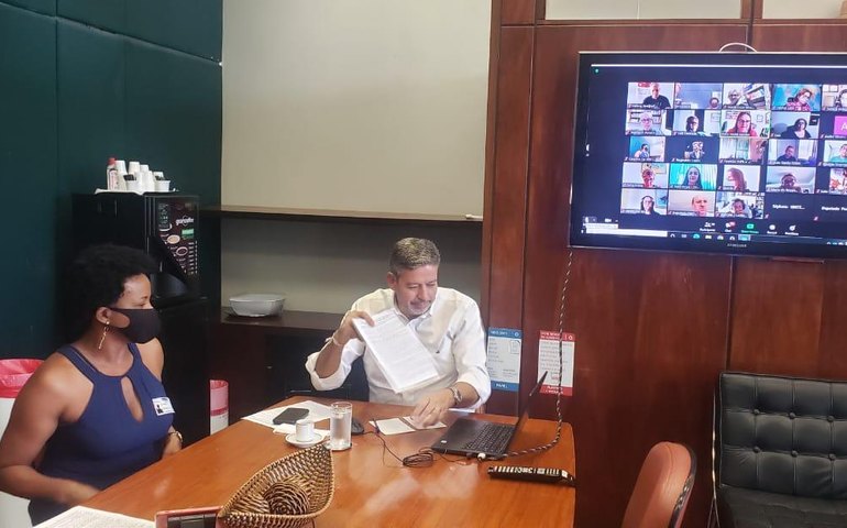 Arthur Lira recebe Frente pela Educação, em Brasília