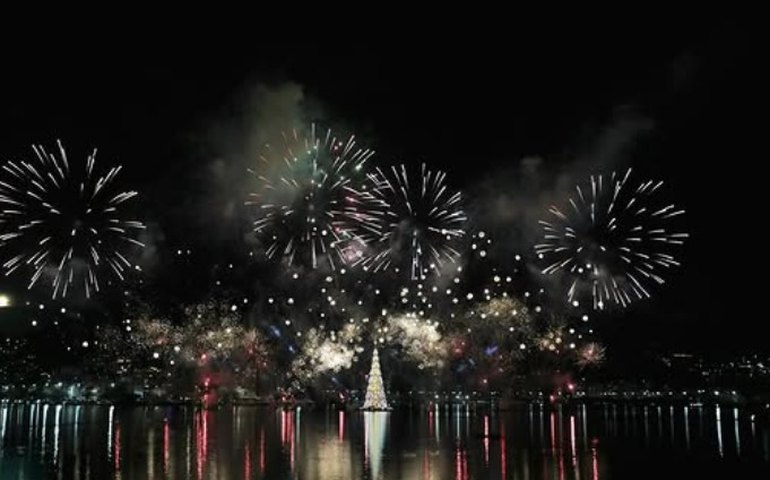 Árvore da Lagoa é acesa com convidada especial em cerimônia de esperança