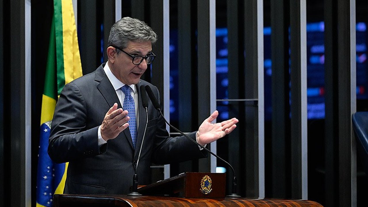 Privatizações reduziram soberania energética do país, afirma Rogério Carvalho