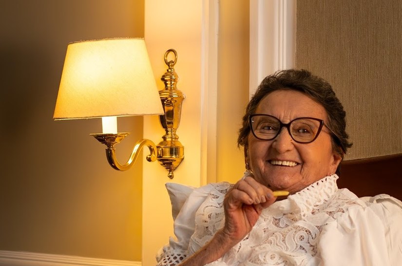 Burger King® brinca com a expectativa de premiação internacional em ação com Tânia Maria