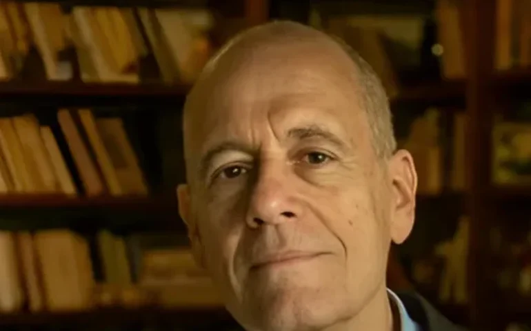 Novo livro de Paulo Henriques Britto trata da perspectiva do fim com ‘o gosto, o som e a cor da poesia’