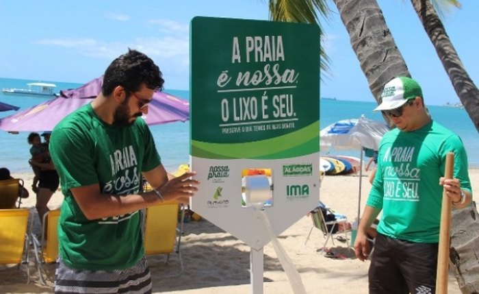 As placas foram colocadas de volta nas praias de Maceió, nos mesmos lugares de antes - Foto: IMA