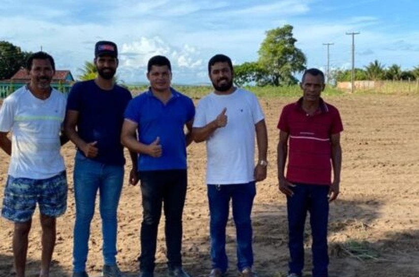 Prefeitura de Teotônio Vilela vai entregar três novos campos de futebol em povoados