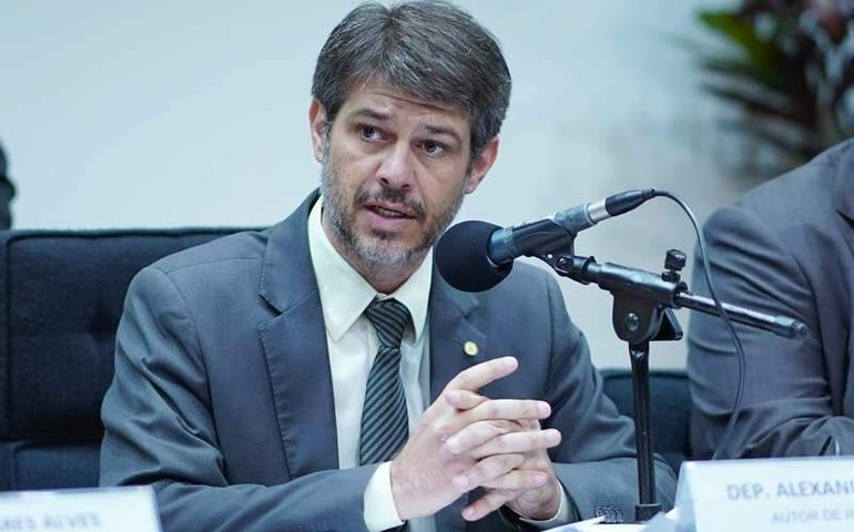 Cai o número de congressistas eleitos prefeito ou vice