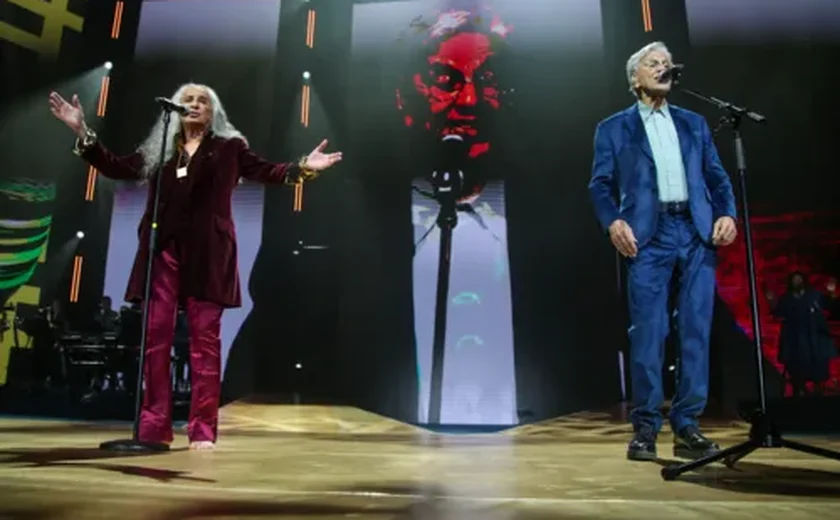Caetano e os evangélicos: em show com Bethânia, cantor surpreende com hit gospel; entenda relação com religião