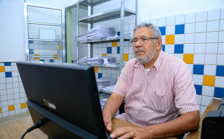 Mais de 20 mil servidores ativos da Educação devem fazer recadastramento