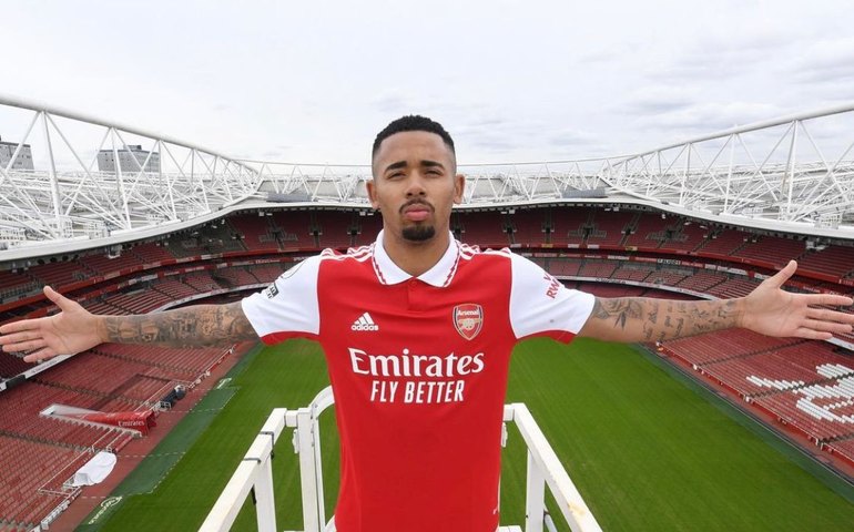 Gabriel Jesus diz que pensou em deixar Inglaterra no 1° mês e se vê feliz de novo