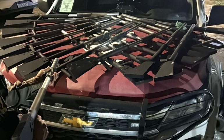 PM apreende 20 armas de fogo artesanais escondidas em caixa d’água no Trapiche, em Maceió