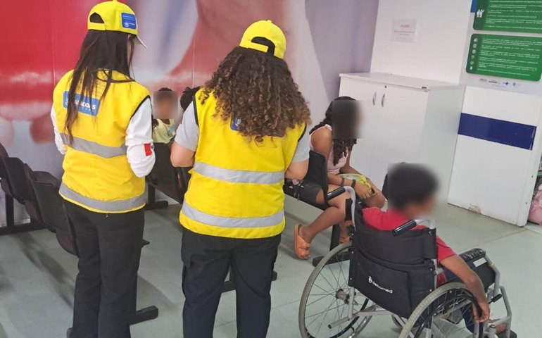 Equipe do Ronda no Bairro atende criança ferida no Terminal do Benedito Bentes