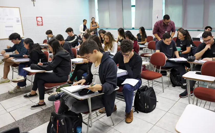 Inscrições para o Enem 2025 começam nesta segunda-feira (26); veja como participar