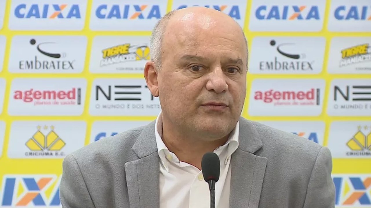 Um mês após contratação, Santos demite executivo de futebol Newton Drummond