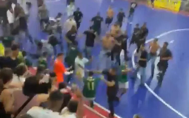 Palmeiras x Corinthians em final de futsal sub-18 termina em pancadaria