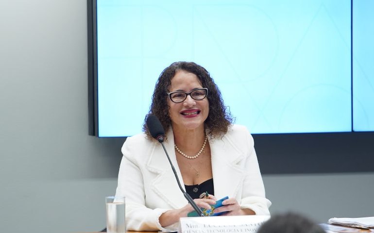 Ministra da Ciência e Tecnologia comparece à Câmara na próxima semana para falar de políticas do setor