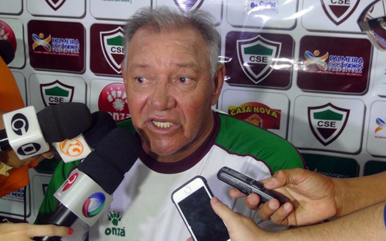 Ex-atacante Freitas volta a comandar o ASA interinamente