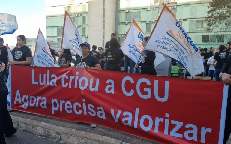 Em meio à greve, Tesouro assina ofício e normaliza vendas do Tesouro Direto