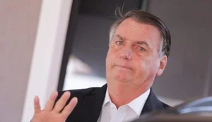 Bolsonaro pede regalias na prisão e solicita Smart TV com acesso a streaming