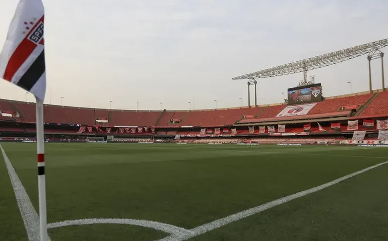 Santos mira torcedor da capital e terá 3 jogos no MorumBis, enquanto São Paulo jogará na Vila