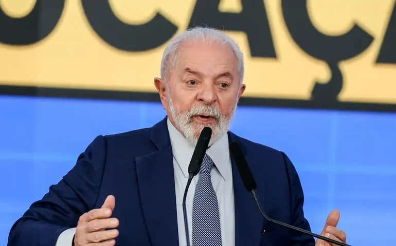 Lula minimiza pré-candidatura de Flávio Bolsonaro e ironiza adversários para 2026