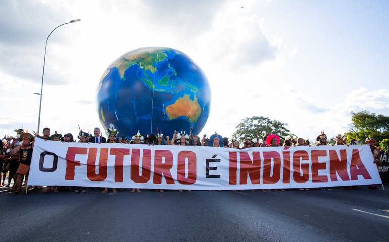 No Dia dos Povos Indígenas, celebridades se mobilizam pela demarcação de terras