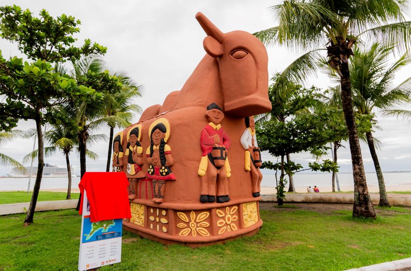 Escultura O Boi é reinaugurada em Jaraguá após ato de vandalismo