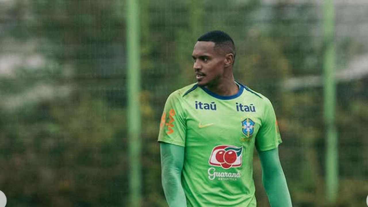 Goleiro John é convocado pela seleção brasileira para o lugar de Hugo Souza