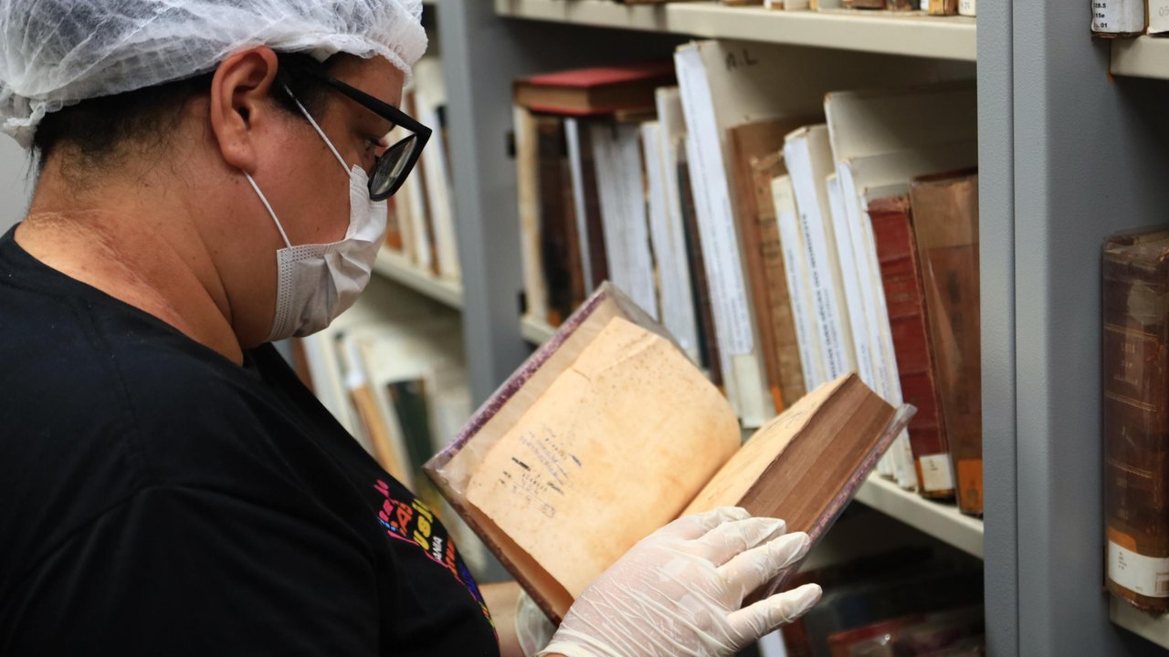 Secult e Ufal unem tecnologia e memória na digitalização de obras raras da Biblioteca Pública Estadual