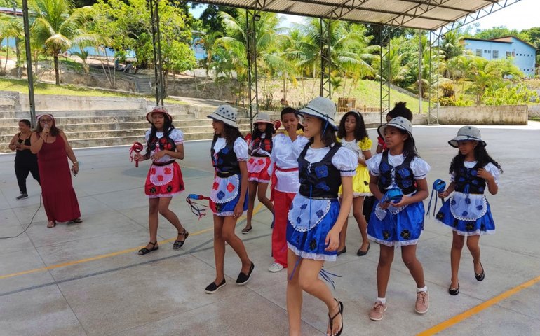 Serviço de Convivência do Juvenópolis realiza festividades de fim de ano