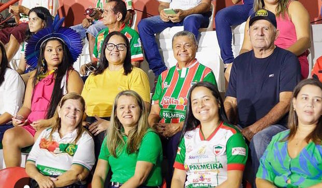 Tribuna imperial em Palmeira: a novidade da Arena do CSE inaugurada por 'Tia Julia'