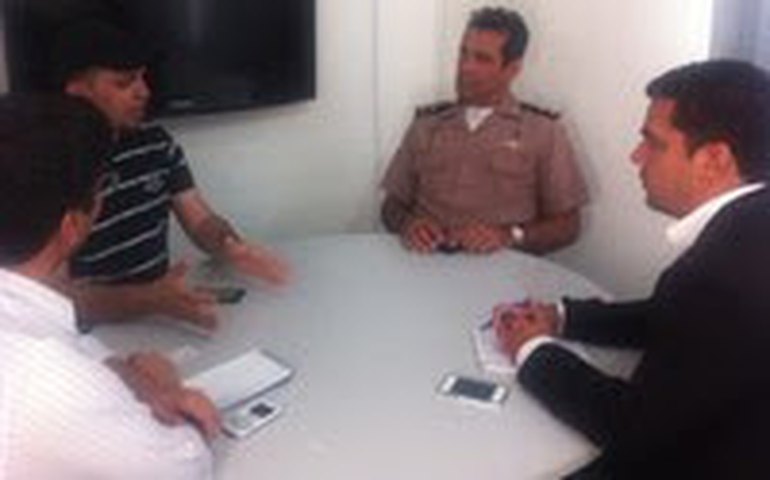 Alagoas e Pernambuco trocam experiências sobre posto móvel de desarmamento